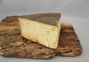 Formaggio Barricato Gran Riserva al pepe
